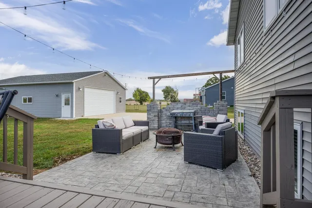 $510,000 | W2718 Fonda Lane, Belleville, WI 53508