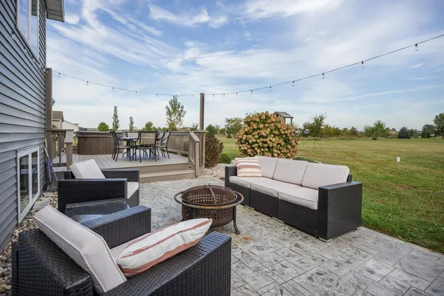 $510,000 | W2718 Fonda Lane, Belleville, WI 53508