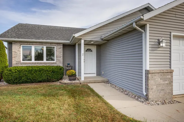 $510,000 | W2718 Fonda Lane, Belleville, WI 53508