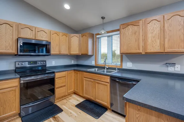 $510,000 | W2718 Fonda Lane, Belleville, WI 53508