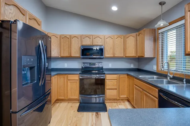 $510,000 | W2718 Fonda Lane, Belleville, WI 53508