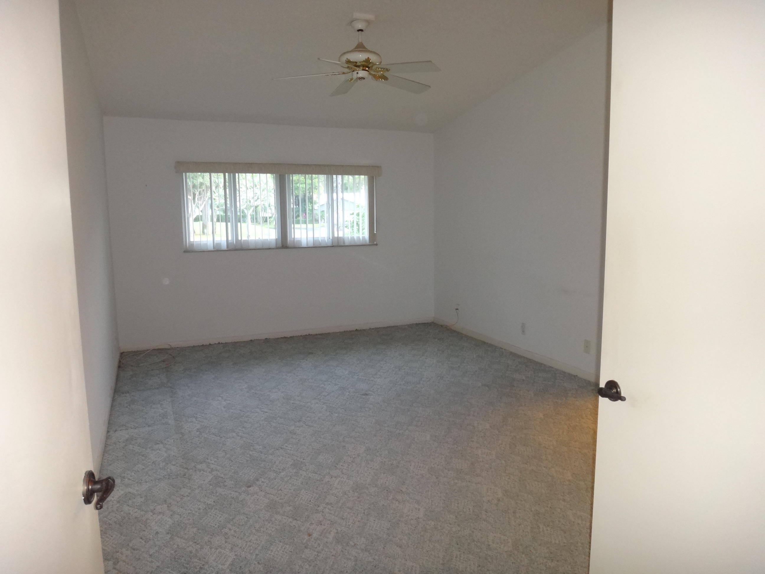 5651 Pinecrest Circle Boca Raton, FL 33433 - Photo 13 of 21 DSC08371