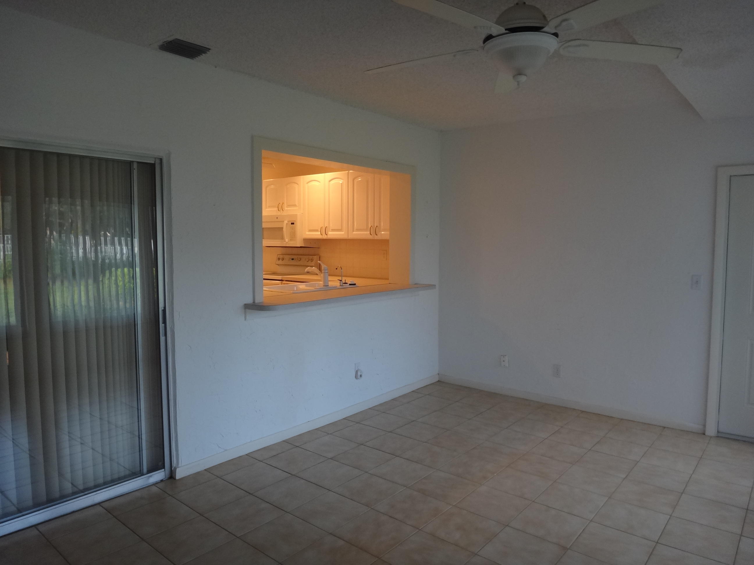 5651 Pinecrest Circle Boca Raton, FL 33433 - Photo 9 of 21 DSC08366
