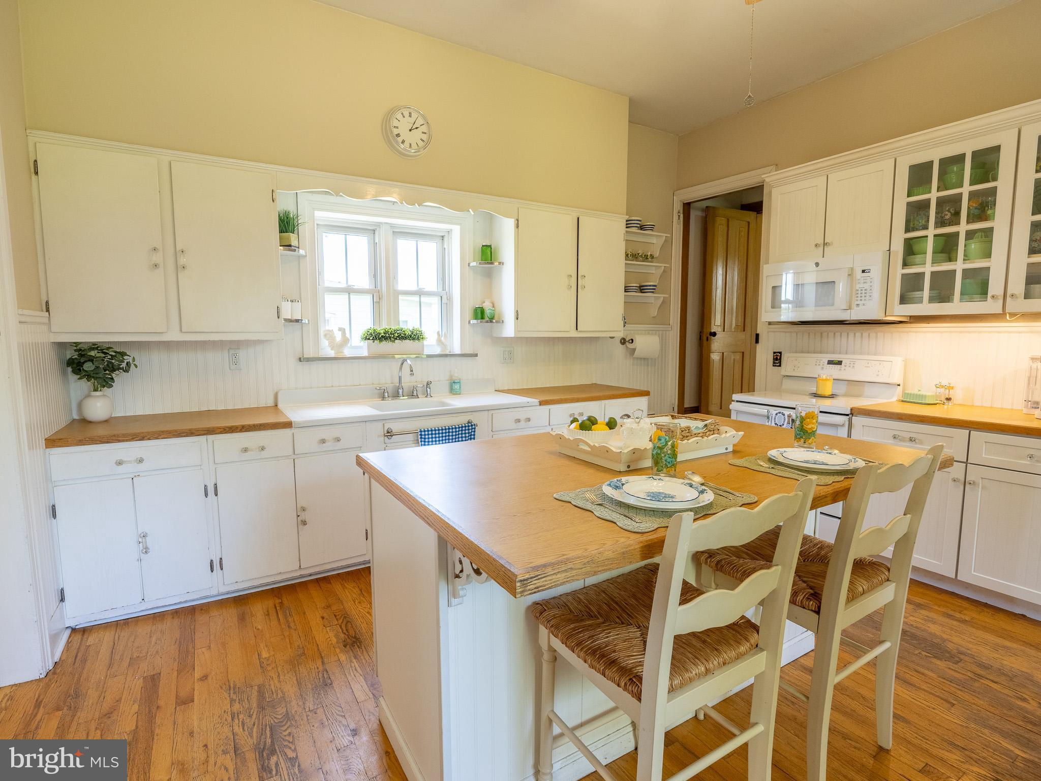 225 Niantic Road Barto, PA 19504 - Photo 31 of 82 a kitchen with a sink and cabinets