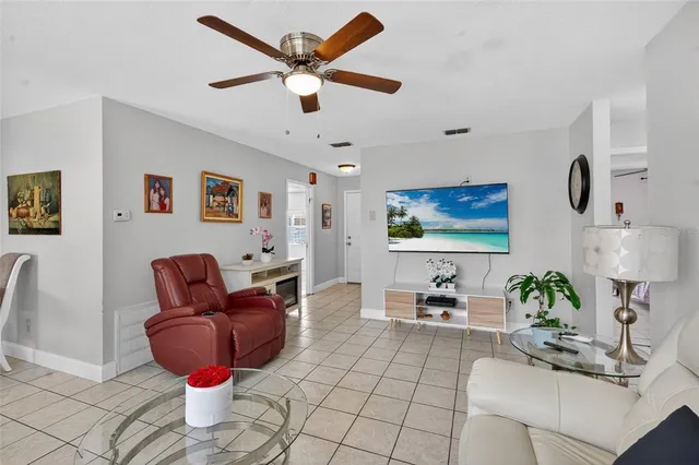 $345,000 | 5438 Snowflake Court, Orlando, FL 32839