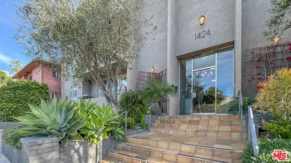 $3,400 | 1424 Amherst Avenue, Unit 206, Los Angeles, CA 90025