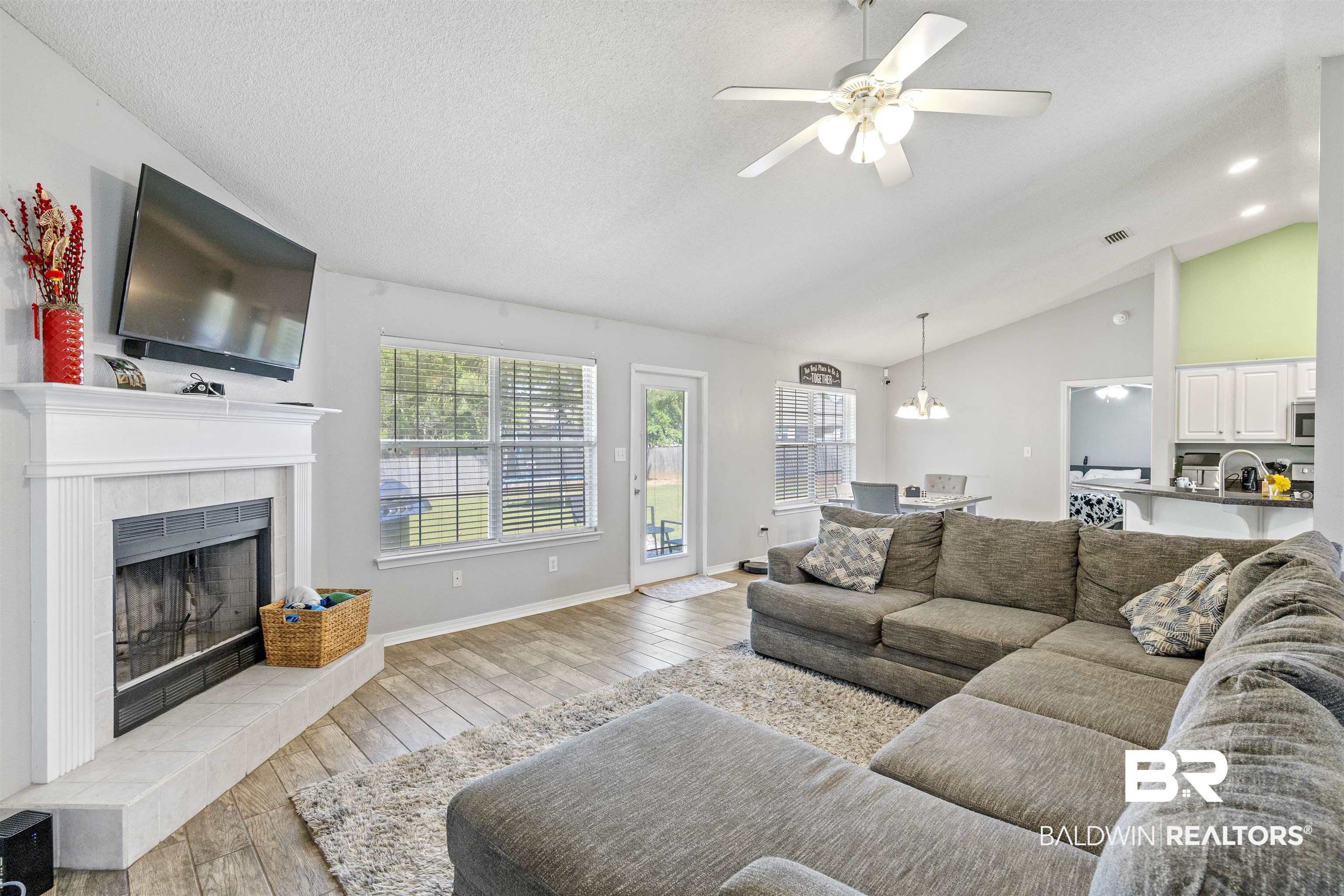 30621 Pinyon Drive Daphne, AL 36527 - Photo 14 of 41 Comfortable