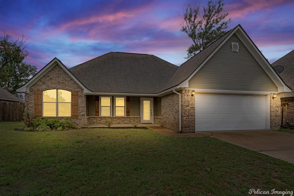 173 Bent Tree Loop Haughton, LA 71037 - Photo 1 of 1 a front view of a house with a yard