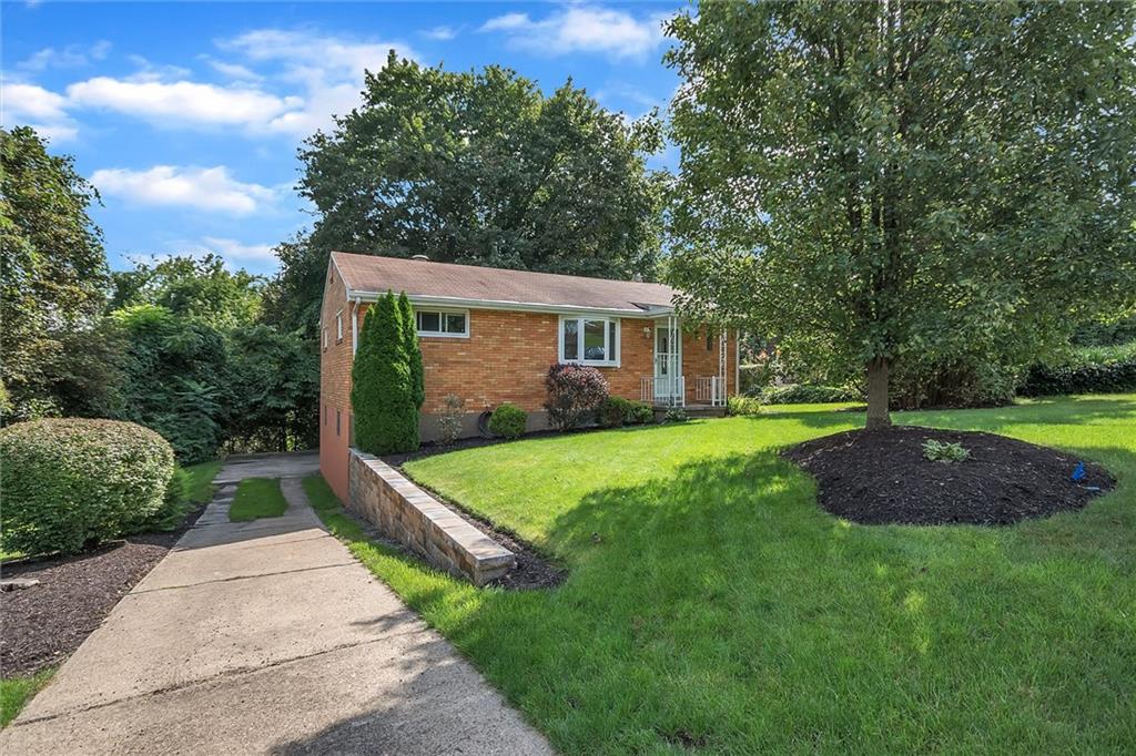 83 Bellview Circle McKees Rocks, PA 15136 - Photo 1 of 14 Gallery Image 1