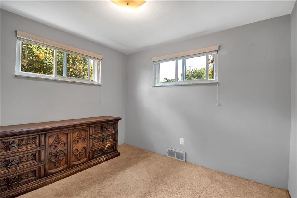 83 Bellview Circle McKees Rocks, PA 15136 - Photo 7 of 14 Gallery Image 7