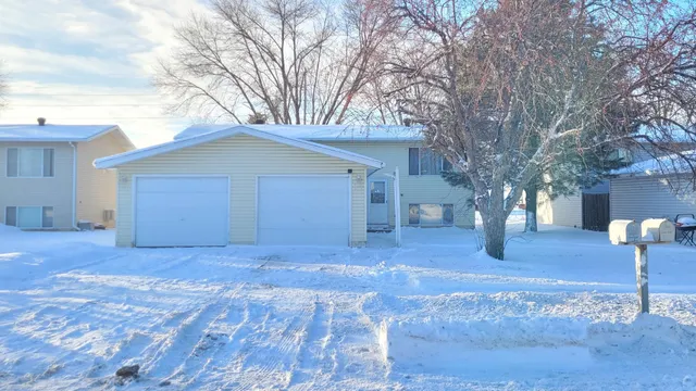 $259,900 | 910-912 32nd Street North, Fargo, ND 58102