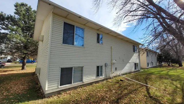 $259,900 | 910-912 32nd Street North, Fargo, ND 58102