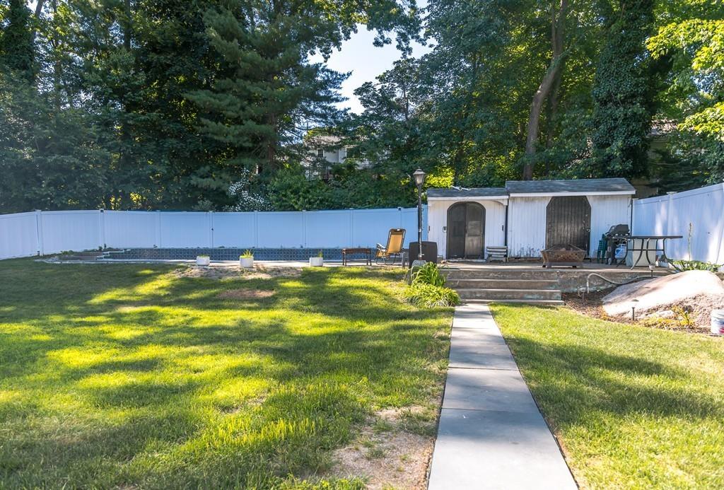 8 East Huckleberry Road Lynnfield, MA 01940 - Photo 33 of 40 Gallery Image 33