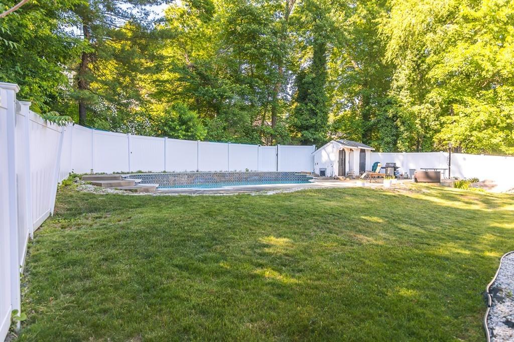 8 East Huckleberry Road Lynnfield, MA 01940 - Photo 34 of 40 Gallery Image 34