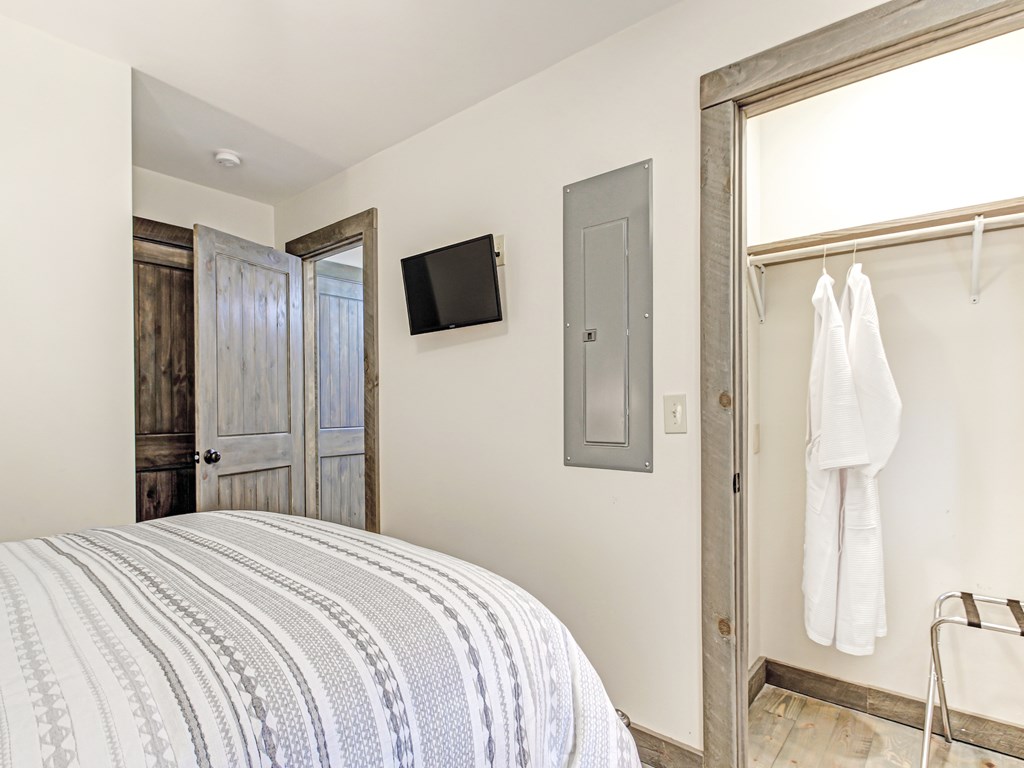 685 East Main Street Blue Ridge, GA 30513 - Photo 30 of 57