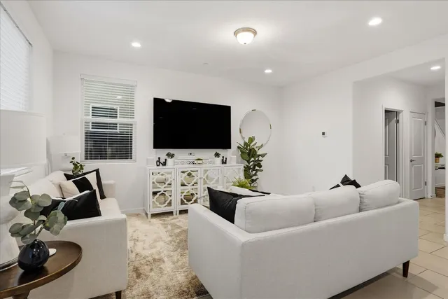 $539,900 | 882 Amanecer Avenue, Clovis, CA 93619