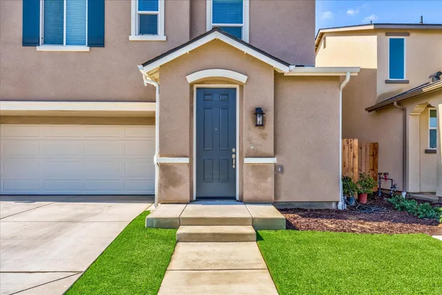 $539,900 | 882 Amanecer Avenue, Clovis, CA 93619