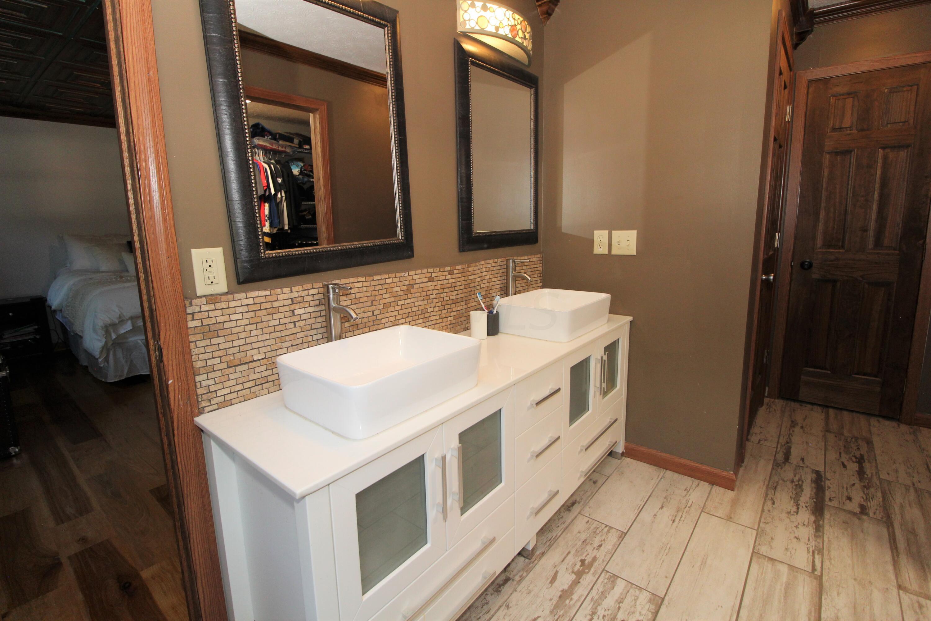 13820 Center Village Road Galena, OH 43021 - Photo 39 of 60 Primary Bath
