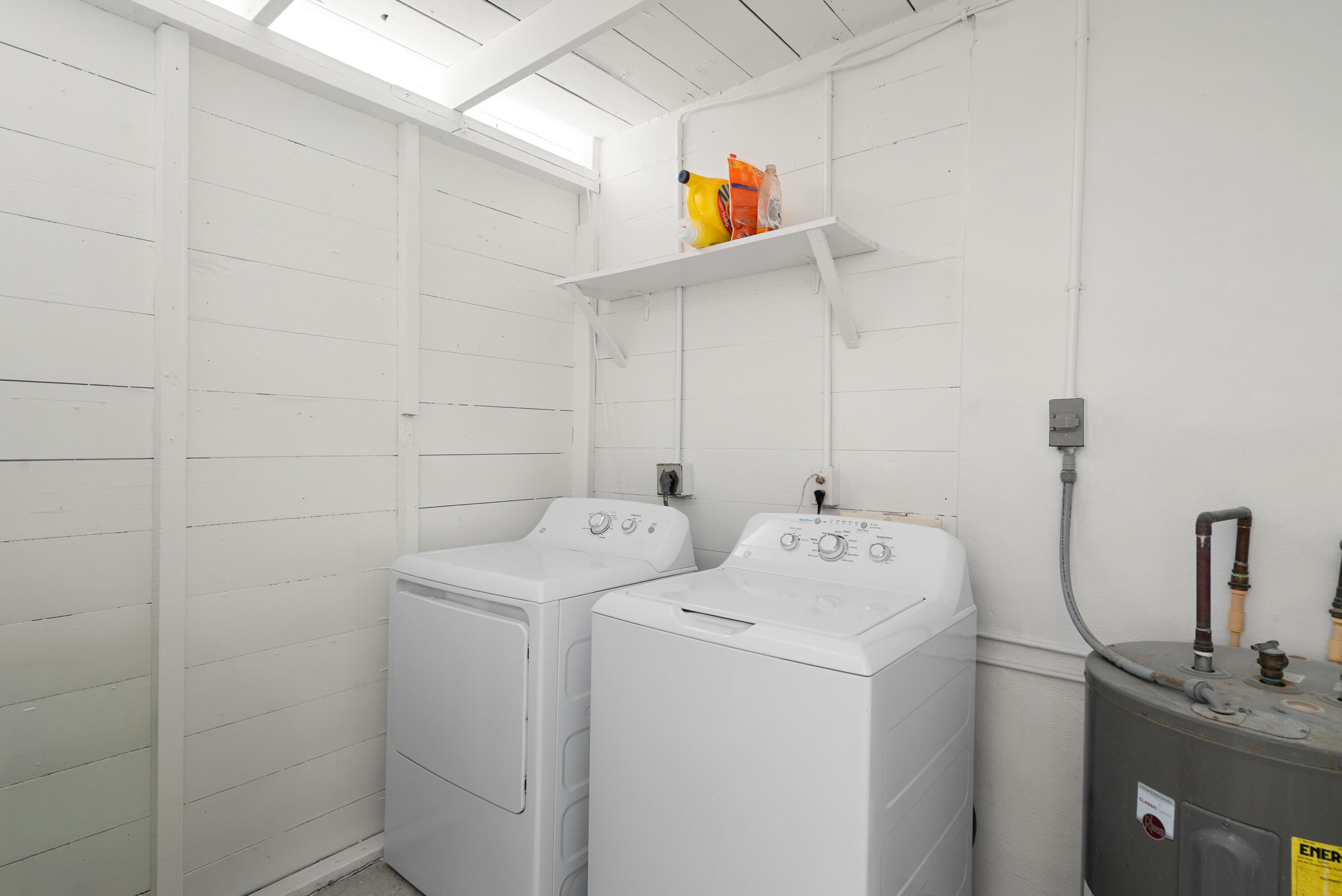 4 Tina Place Key Largo, FL 33037 - Photo 18 of 30 Laundry