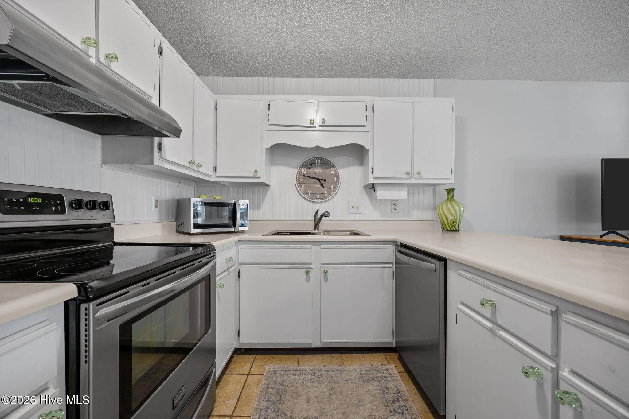 9201 Coast Guard Road, Unit 107 Emerald Isle, NC 28594 - Photo 13 of 49 37-web-or-mls-IMG_7970