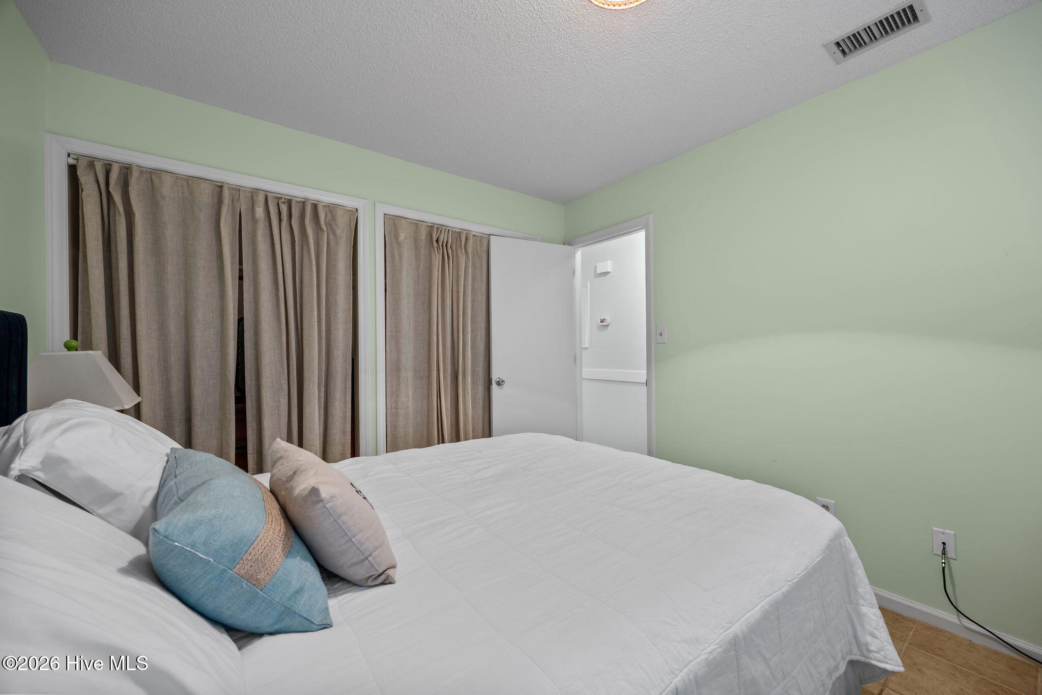 9201 Coast Guard Road, Unit 107 Emerald Isle, NC 28594 - Photo 17 of 49 30-web-or-mls-IMG_7946