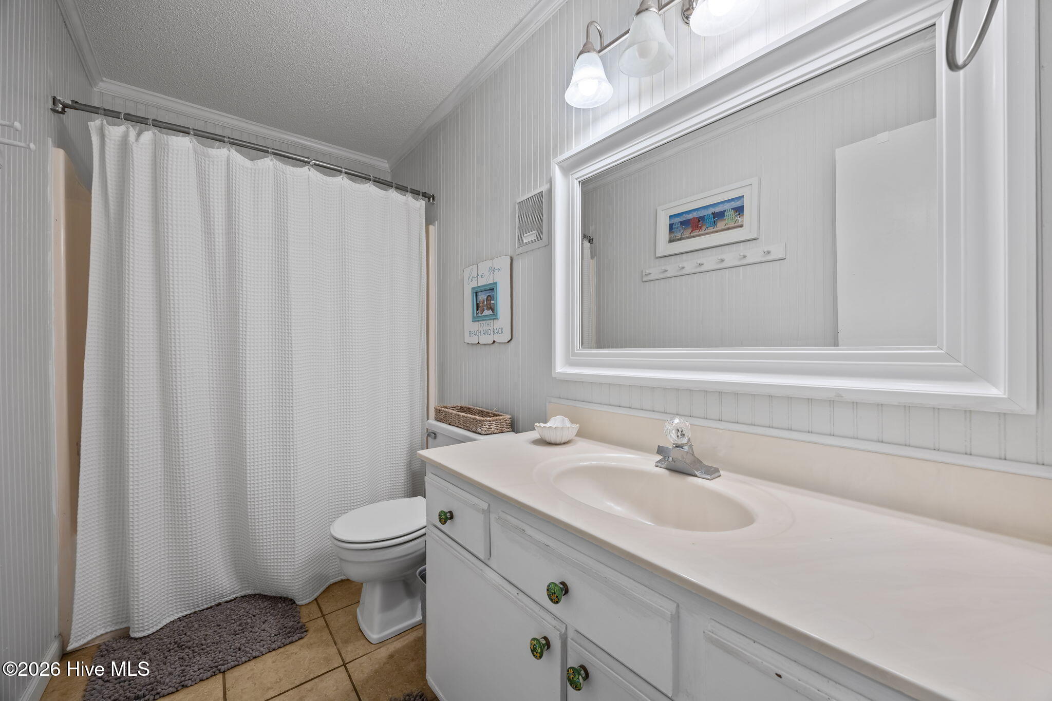 9201 Coast Guard Road, Unit 107 Emerald Isle, NC 28594 - Photo 18 of 49 31-web-or-mls-IMG_7949