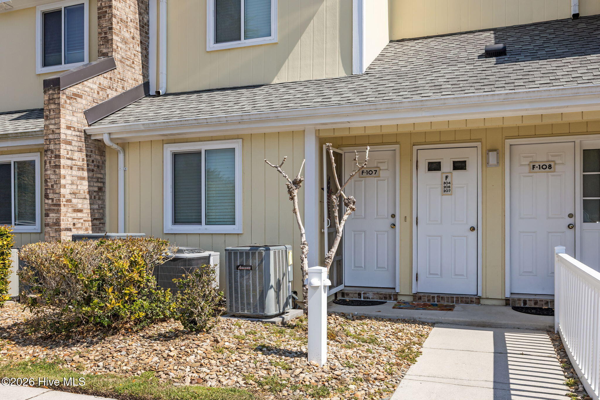9201 Coast Guard Road, Unit 107 Emerald Isle, NC 28594 - Photo 22 of 49 49-web-or-mls-IMG_7994