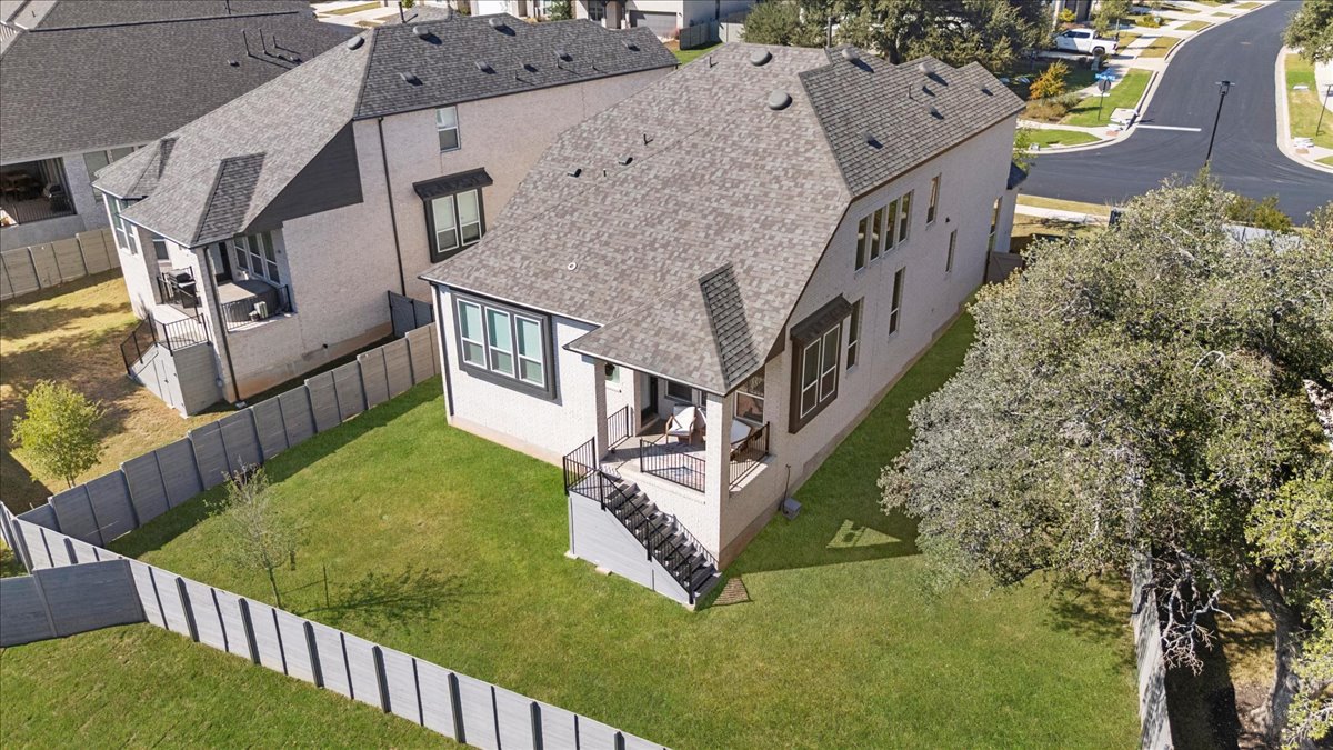 1020 Highcrest Georgetown, TX 78628 - Photo 32 of 39 a balcony with table and chairs