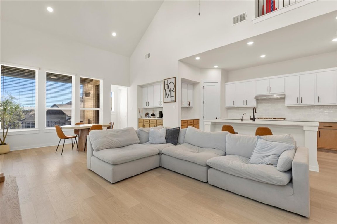 1020 Highcrest Georgetown, TX 78628 - Photo 8 of 39 a living room with furniture and a large window