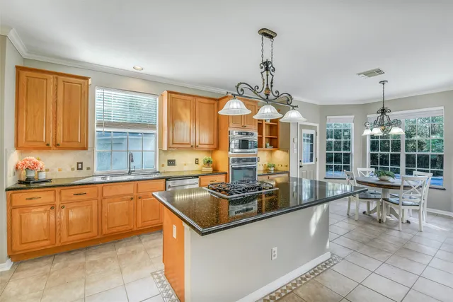 $750,000 | 62 North Goldenvine Circle, Spring, TX 77382