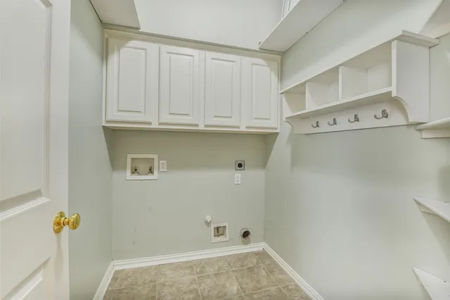 $750,000 | 62 North Goldenvine Circle, Spring, TX 77382