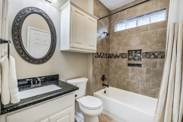 $750,000 | 62 North Goldenvine Circle, Spring, TX 77382