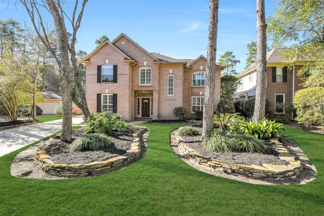 $750,000 | 62 North Goldenvine Circle, Spring, TX 77382