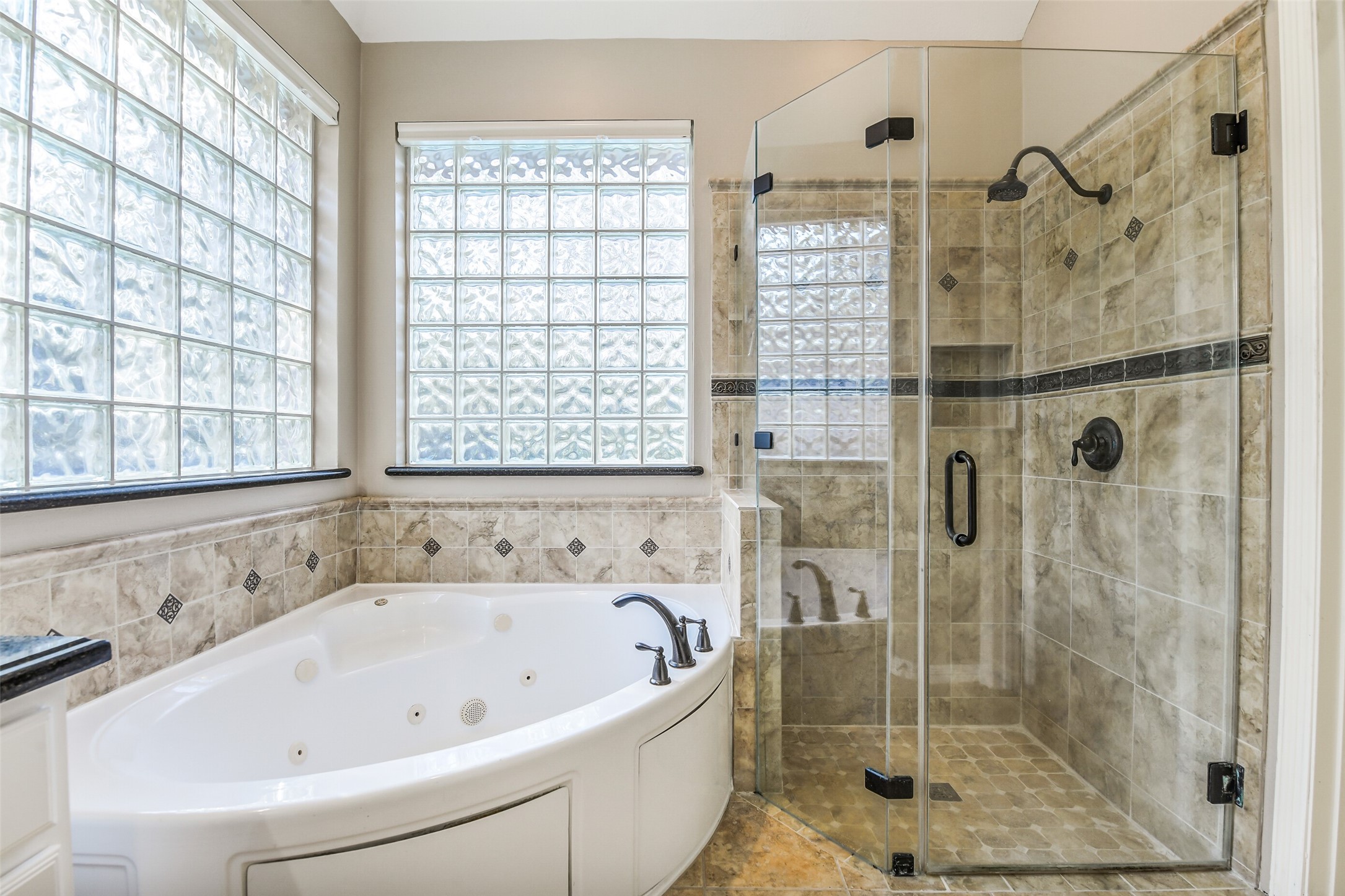 62 North Goldenvine Circle Spring, TX 77382 - Photo 21 of 38