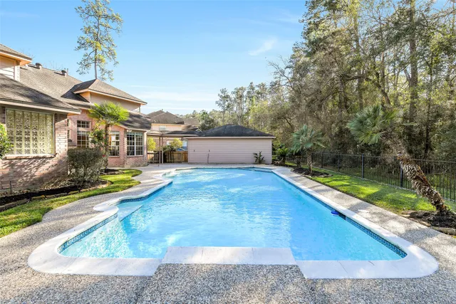 $750,000 | 62 North Goldenvine Circle, Spring, TX 77382