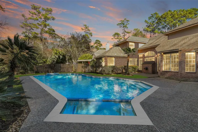 $750,000 | 62 North Goldenvine Circle, Spring, TX 77382