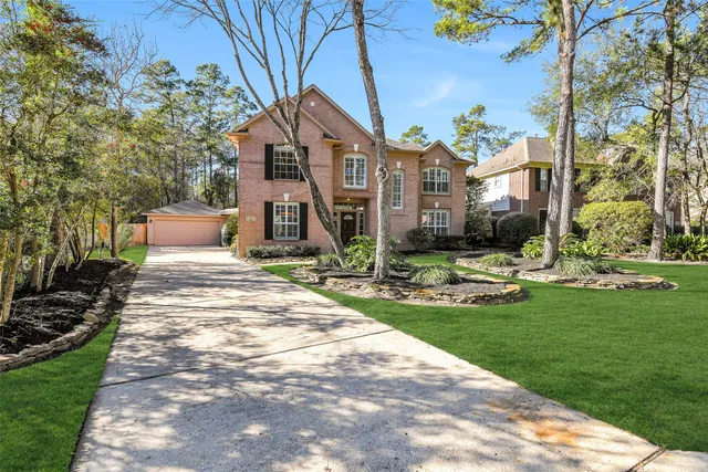 $750,000 | 62 North Goldenvine Circle, Spring, TX 77382