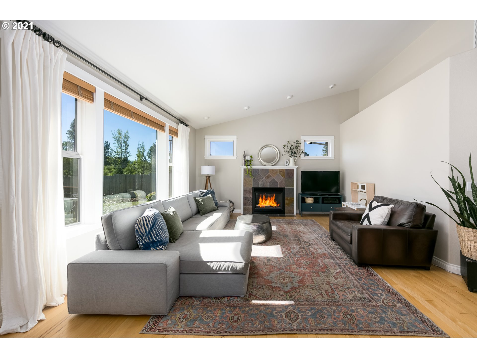 1157 Methodist Road Hood River, OR 97031 - Photo 3 of 32 Gallery Image 3