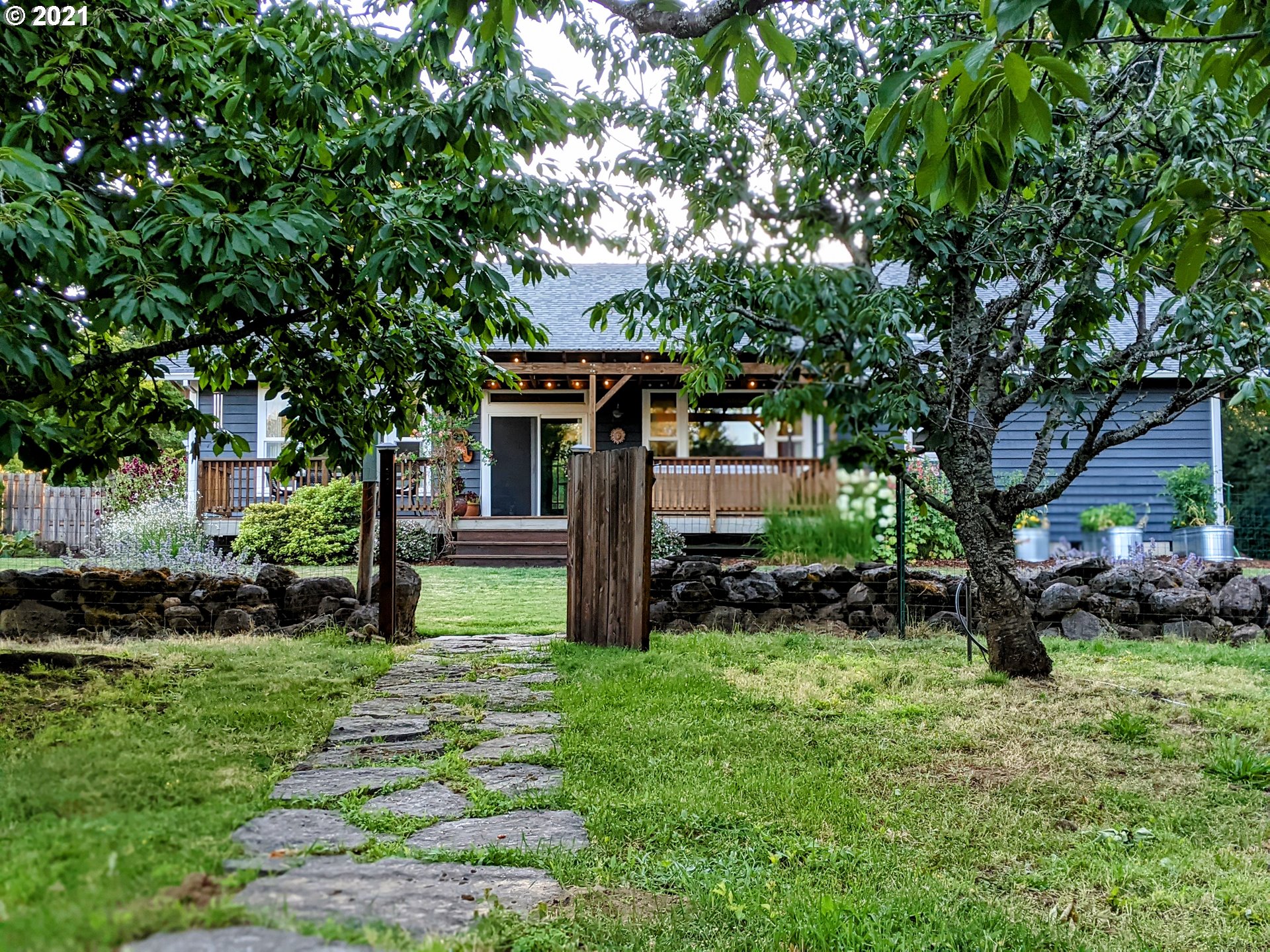 1157 Methodist Road Hood River, OR 97031 - Photo 23 of 32 Gallery Image 23