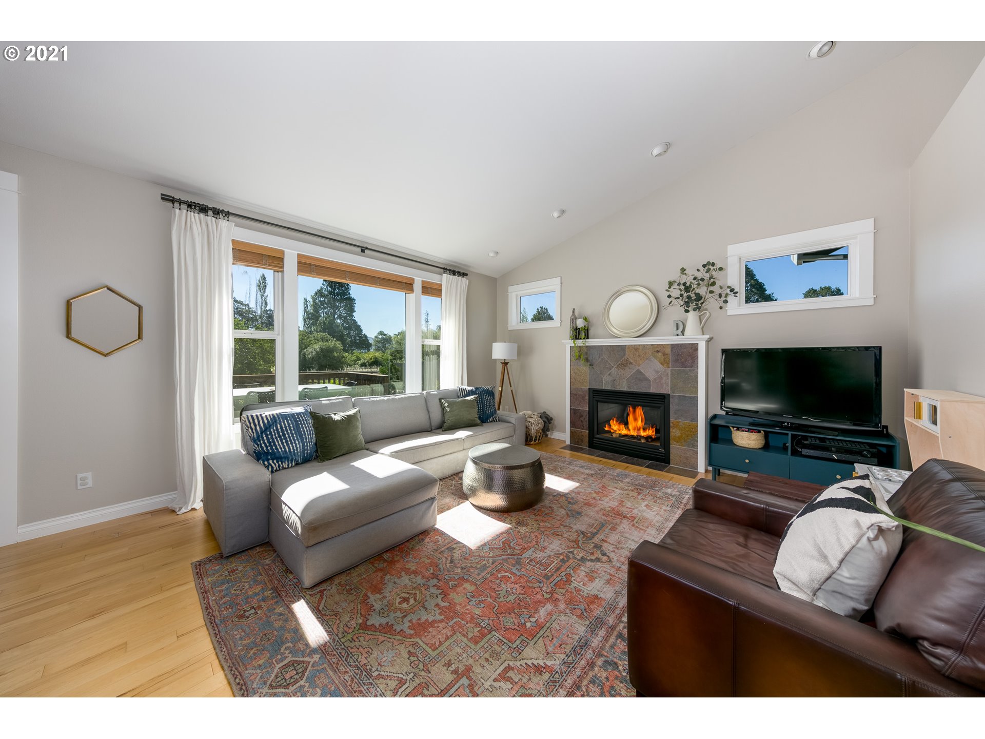 1157 Methodist Road Hood River, OR 97031 - Photo 4 of 32 Gallery Image 4
