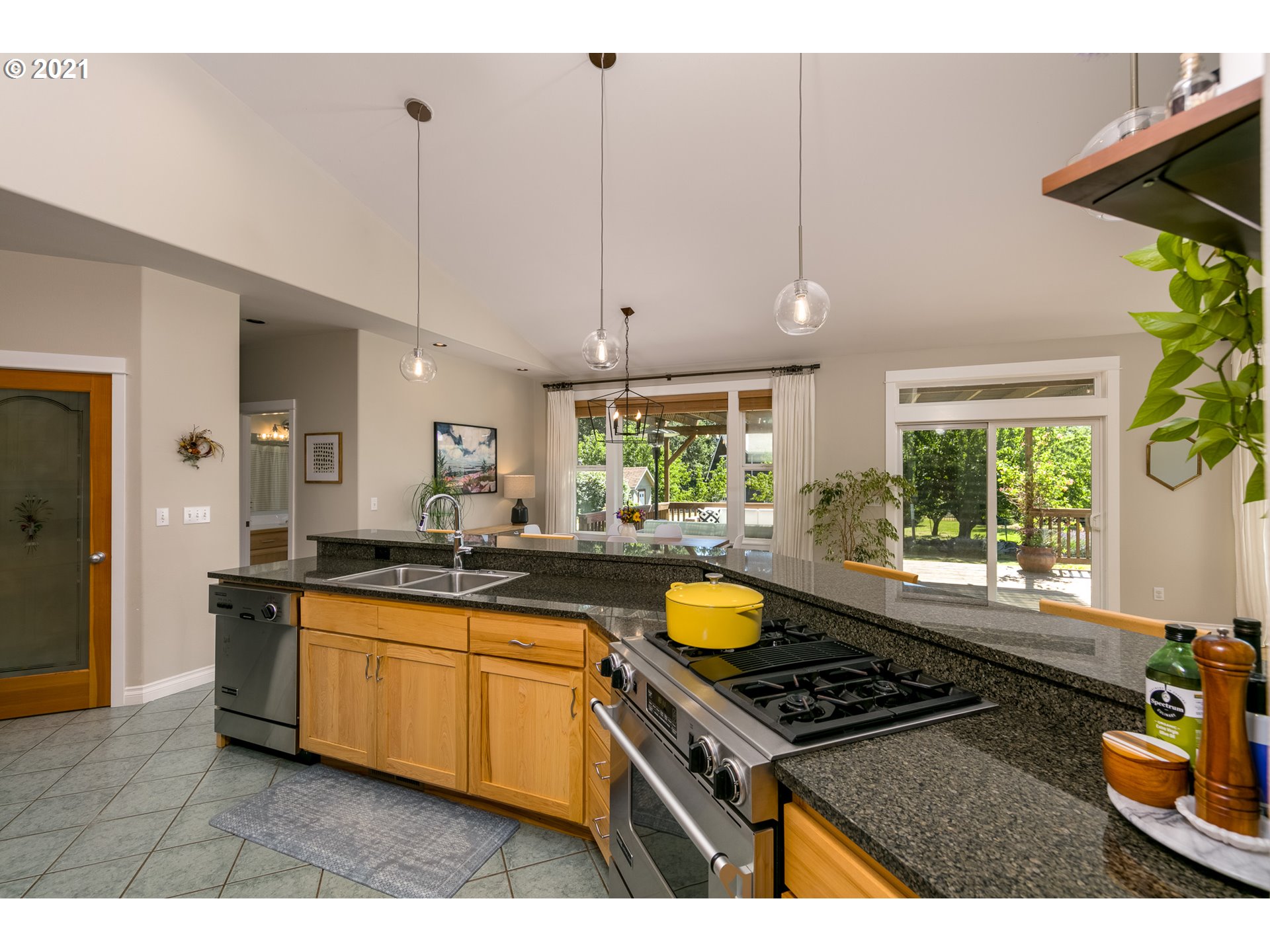 1157 Methodist Road Hood River, OR 97031 - Photo 6 of 32 Gallery Image 6