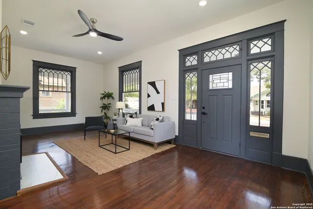 $3,500 | 207 Loretta Place, San Antonio, TX 78210