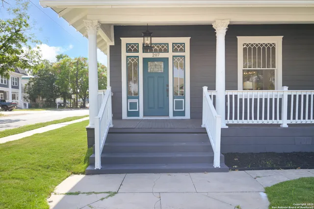 $3,500 | 207 Loretta Place, San Antonio, TX 78210