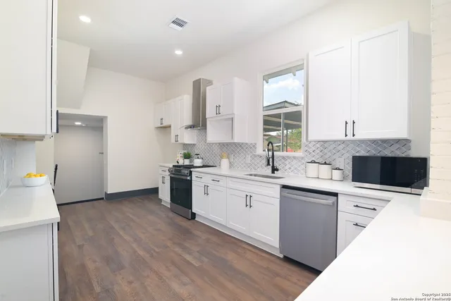 $3,500 | 207 Loretta Place, San Antonio, TX 78210