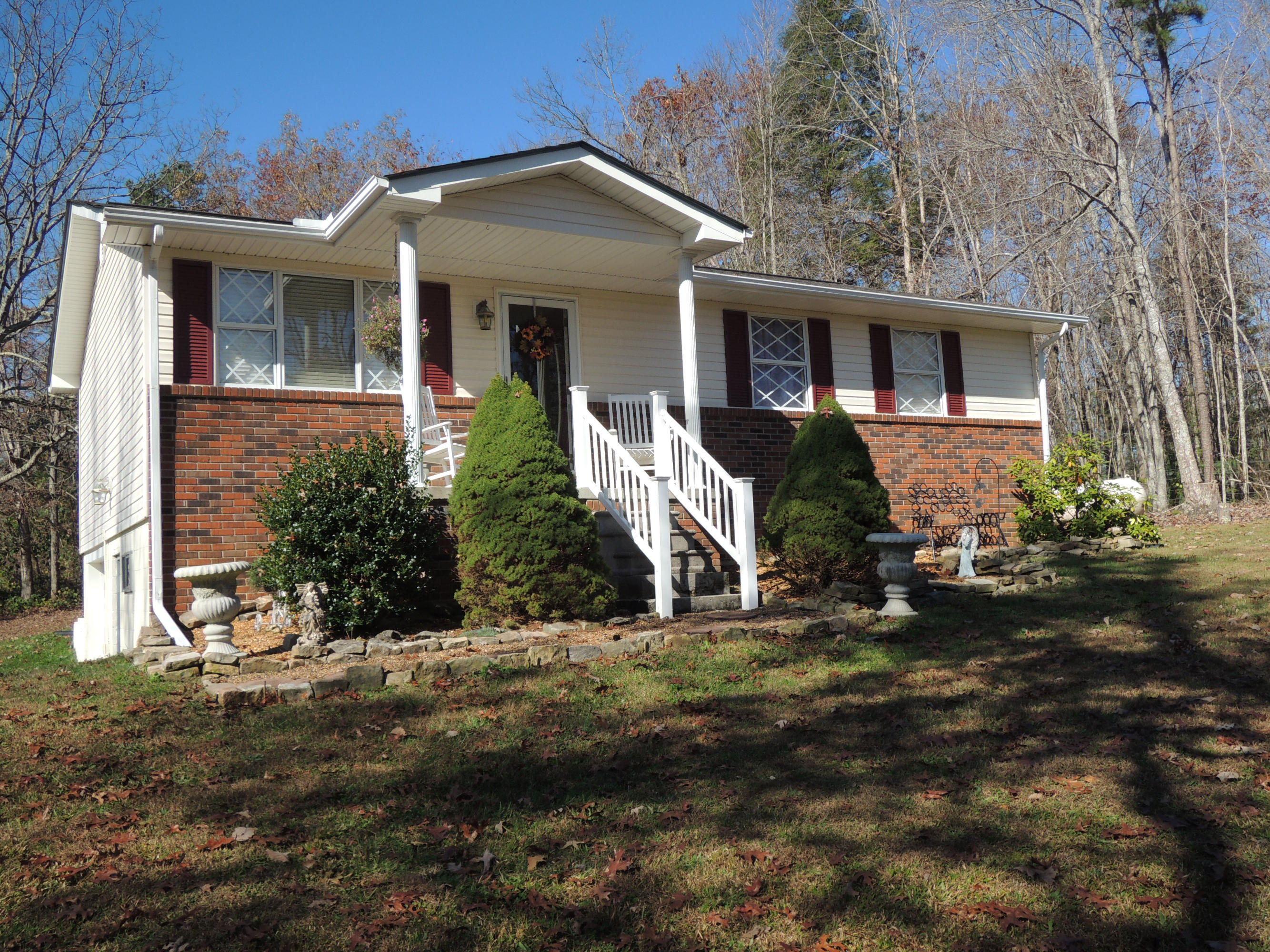 530 Mt Helen Road Allardt, TN 38504 - Photo 2 of 13 Voiles 003
