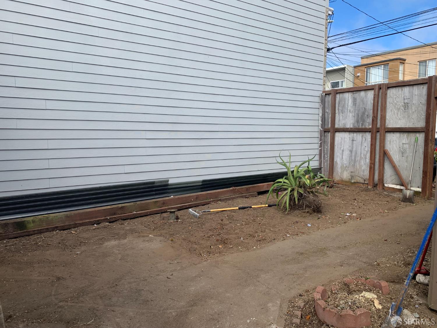 271 Granada Avenue San Francisco, CA 94112 - Photo 9 of 12 a view of a room with a window