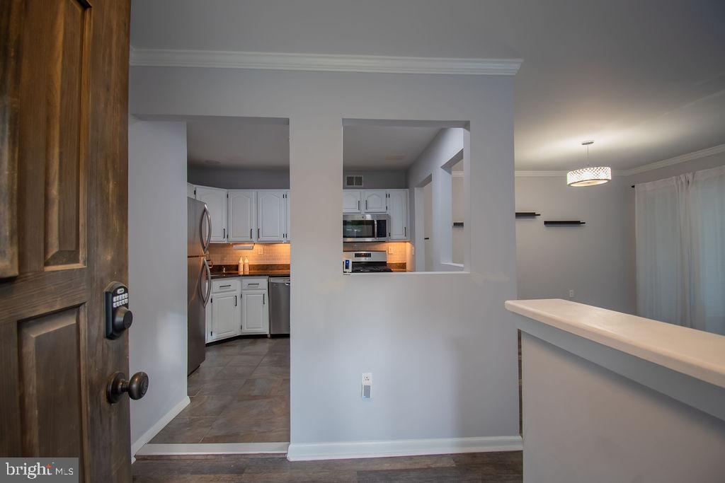 1 Mine Road Monroe Township, NJ 08831 - Photo 4 of 22 Foyer
