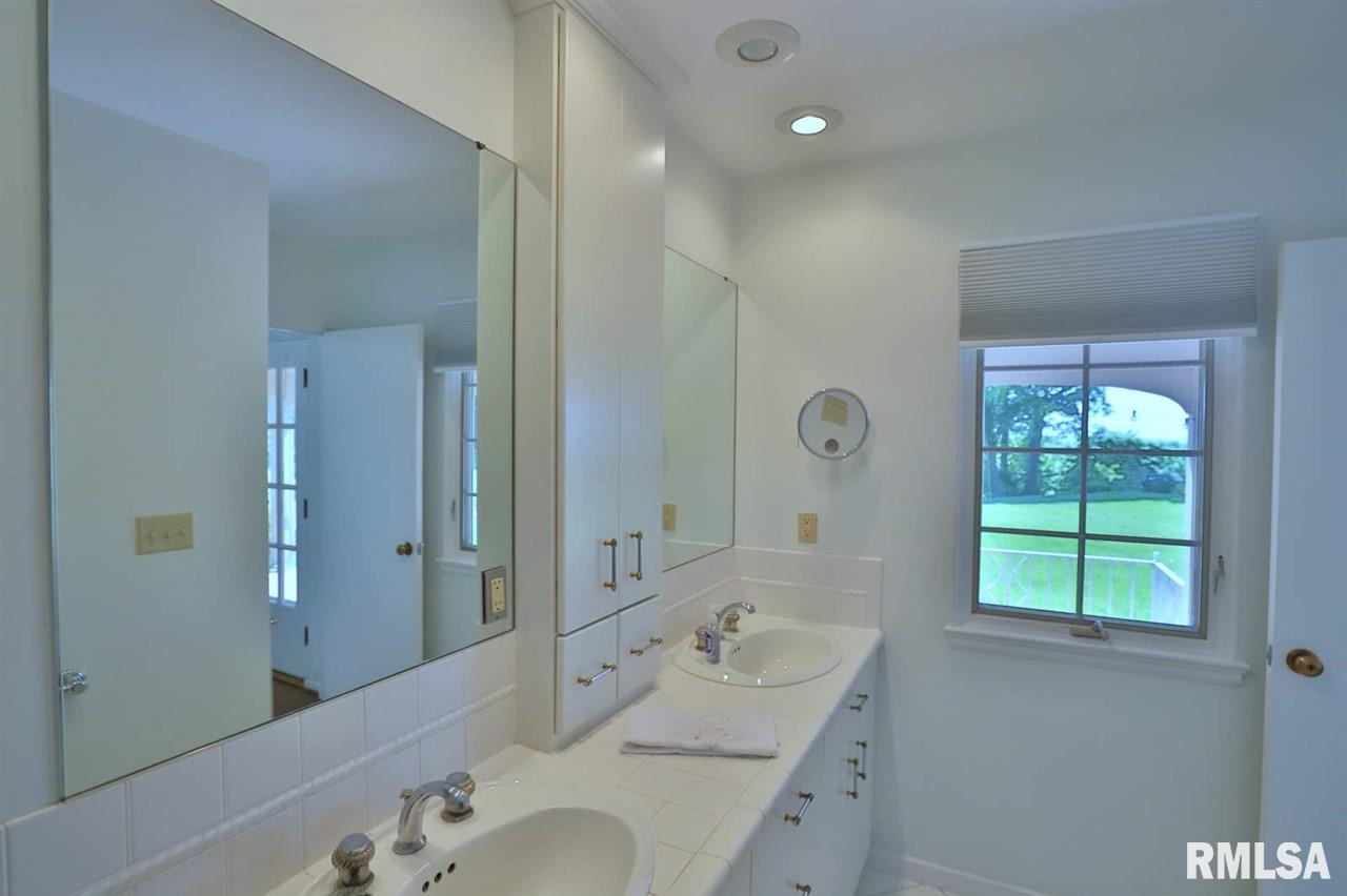 426 East High Point Road Peoria, IL 61614 - Photo 20 of 35 Gallery Image 20