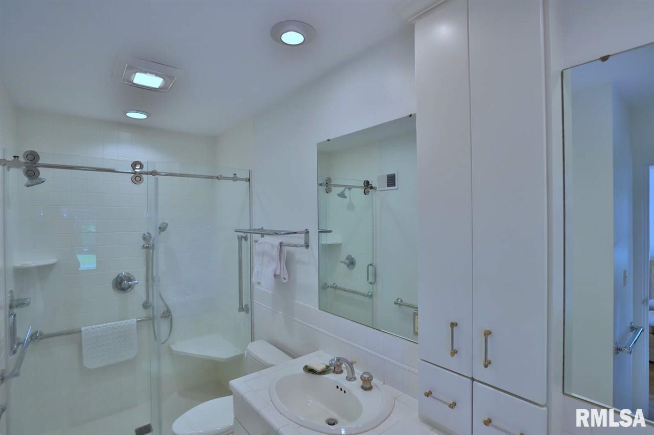 426 East High Point Road Peoria, IL 61614 - Photo 21 of 35 Gallery Image 21