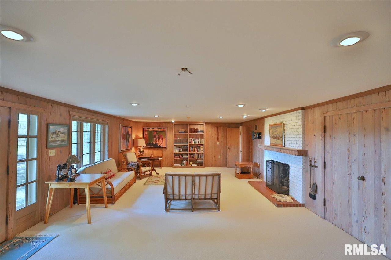 426 East High Point Road Peoria, IL 61614 - Photo 29 of 35 Gallery Image 29